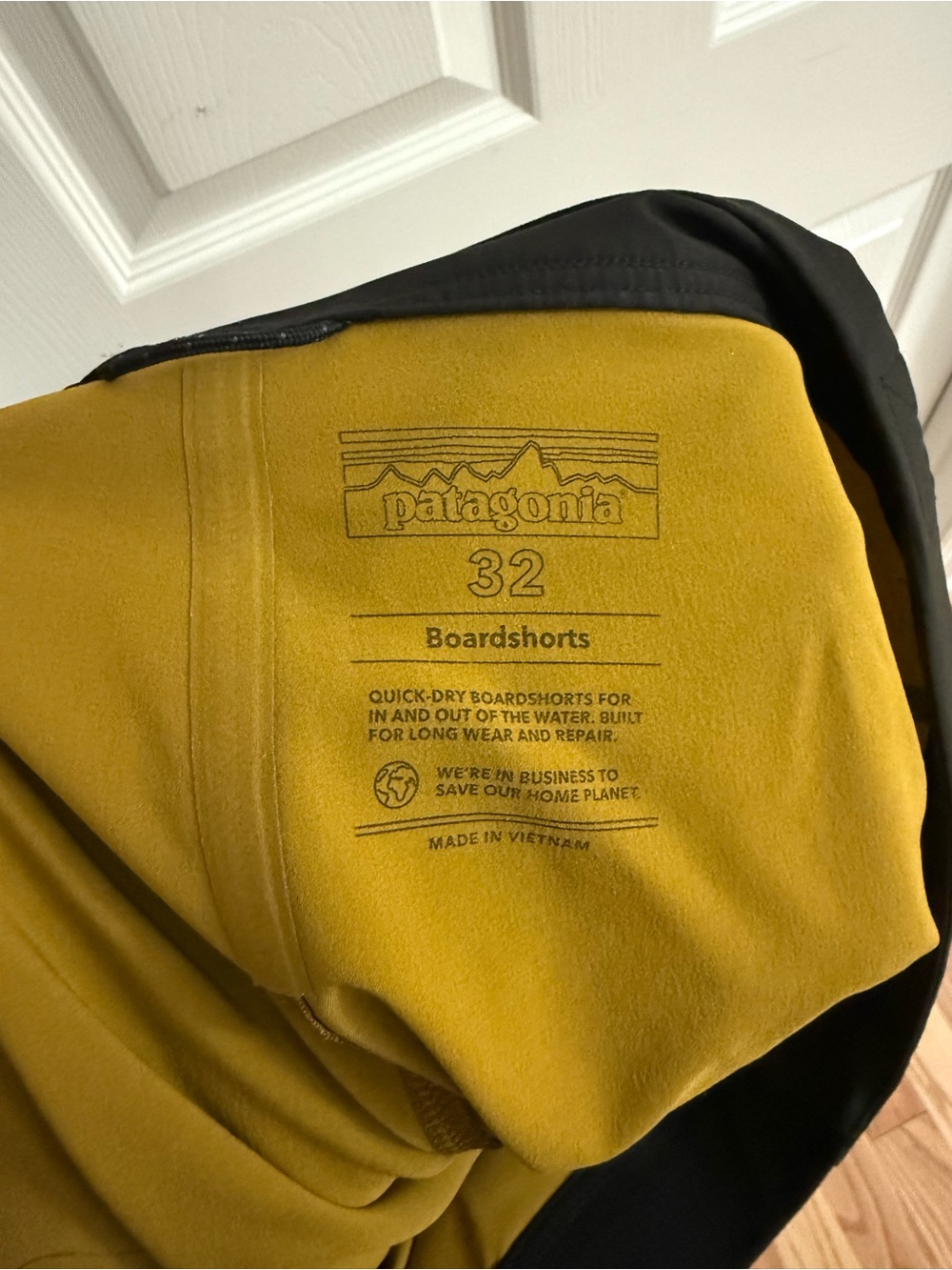 Patagonia Bobcat Brown Men’s Board Shorts - Picture 5 of 5
